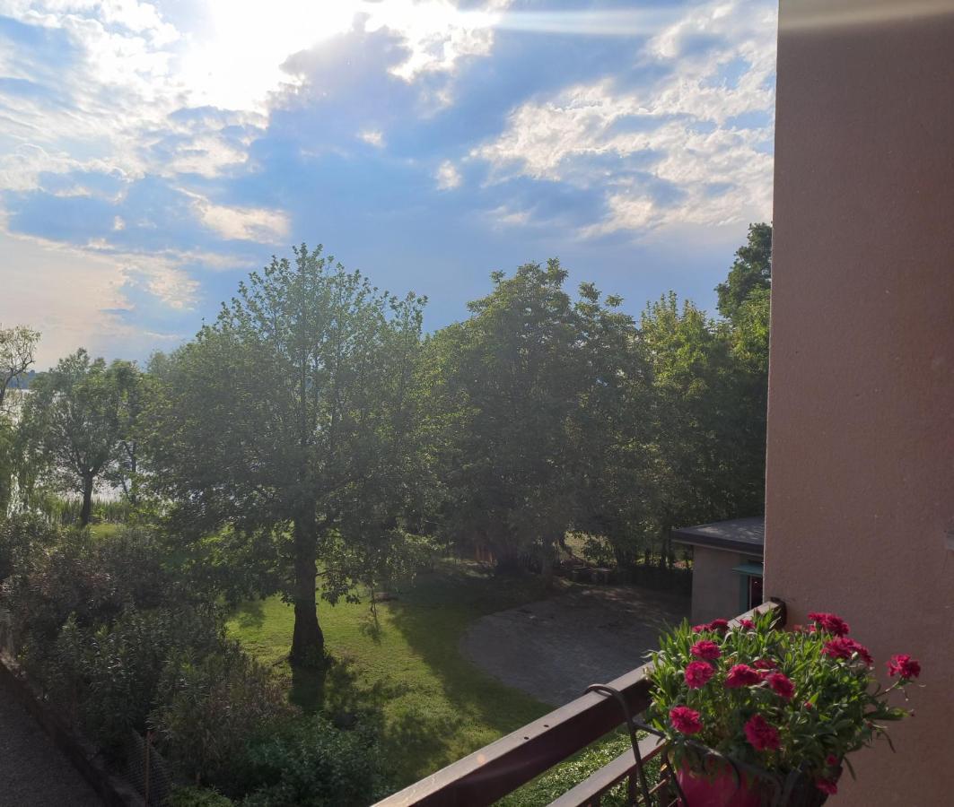 Appartamento Miralago Con Giardino Sul Lago กาวิราเต ภายนอก รูปภาพ